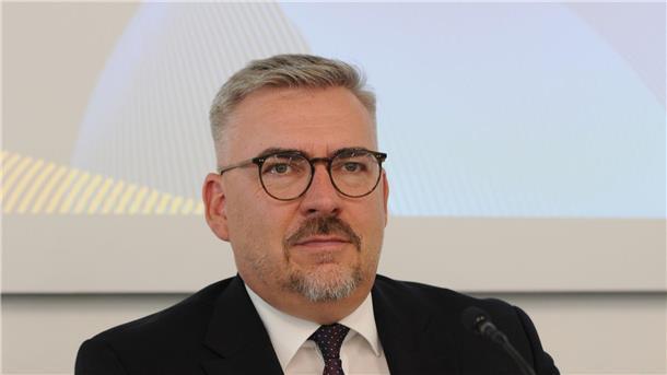 Zigaretten könnten sehr viel teurer werden Früher Bundestagsabgeordneter und Staatssekretär, heute Tabaklobbyist: Jan Mücke vom Branchenverband BVTE.