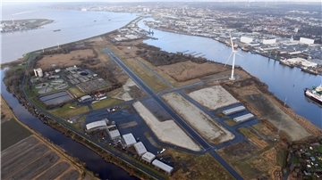 Früher mal Flughafen - bald Parkplatz. Die BLG will am Luneort 2.000 Autos abstellen.