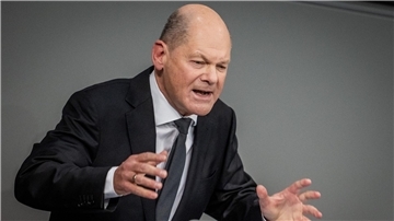 Fünf europäische Regierungschefs, darunter Bundeskanzler Olaf Scholz, rufen zu einer langfristigen militärischen Unterstützung für die Ukraine auf.