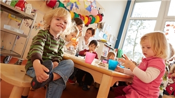 Fünf neue Krippengruppen sollen in den nächsten Jahren in Nordenham entstehen. Dafür sind drei Anbauten an bestehenden Kindergärten geplant.