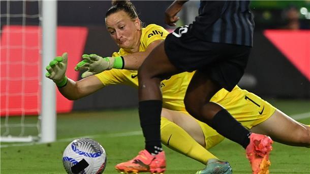 Auch Almuth Schult verpasst Finale um US-Meisterschaft Für Almuth Schult (hier in einer früheren Begegnung) ist die Saison mit den Kansas City Current vorbei.
