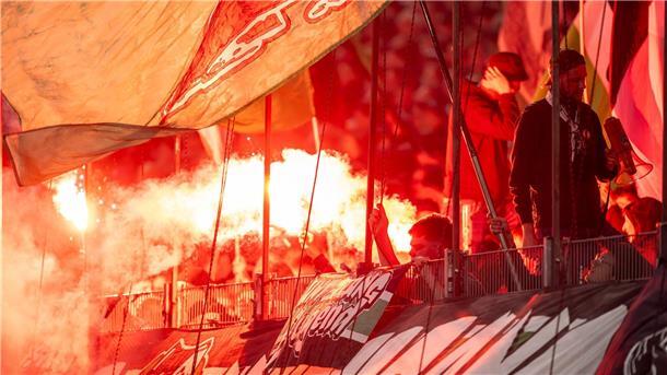 Für das Abbrennen von Pyrotechnik im Heimspiel gegen den SC Paderborn bittet der DFB Hannover 96 nun zur Kasse. 
