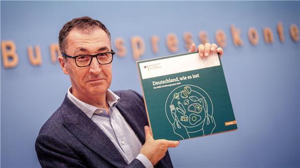 Für den Ernährungsreport befragte das Meinungsforschungsinstitut Forsa rund 1.000 Menschen in Deutschland.
