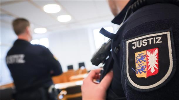 Ehepaar nach vorgetäuschtem Tod erneut vor Gericht Für den neu aufgerollten Prozess im Kieler Landgericht sind zehn Termine angesetzt.
