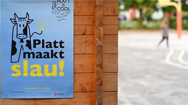 Einheitliche Schreibweisen für Plattdeutsch an Schulen Für den Plattdeutsch-Unterricht gelten an Niedersachsens Schulen von diesem neuen Schuljahr an je nach Region einheitliche, verpflichtende Regeln und Schreibweisen. (Archivbild)