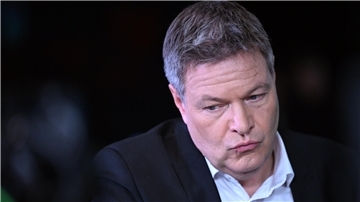 Robert Habeck Mann nachdenklicher Blick Grüne