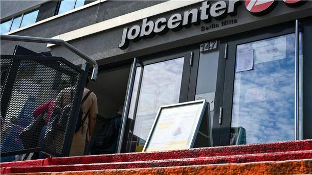 Bürokratieabbau und „Aktivrente“: Was die Koalition plant Für die Jobcenter wird sich nach der geplanten Bürgergeld-Reform voraussichtlich einiges ändern. (Symbolbild)