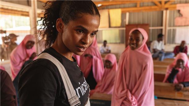 Ramla Ali will Mädchen stark und mutig machen Für die Organisation Unicef hat Ramla Ali ein Flüchtlingslager besucht. Sie will dort vor allem Mädchen unterstützen.