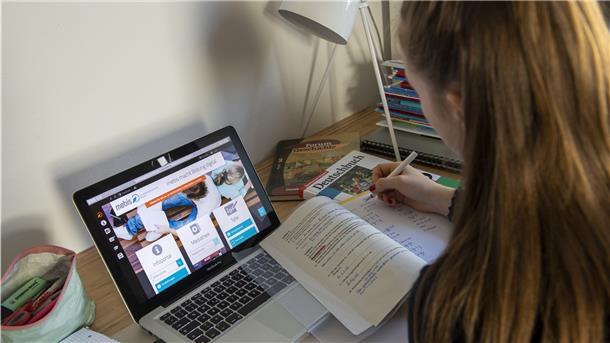 Für die Schüler der Kaufmännischen Lehranstalten Bremerhaven bedeutete der virtuelle Berufsinformationstag keine große Umstellung – denn der Unterricht war vorher auch schon digital.