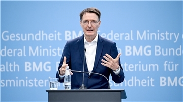 Für die weitere Erforschung von Long Covid seien mehr Mittel nötig, so Gesundheitsminister Karl Lauterbach.