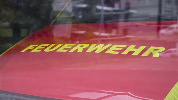 Für drei Menschen kam die Hilfe der Brandbekämpfer in der Nacht zu Samstag in Bremen-Osterholz leider zu spät. (Symbolbild)
