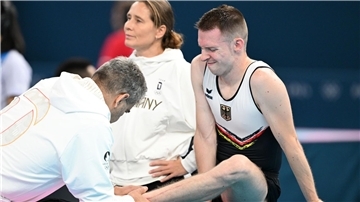 Für Fabian Vogel endet das Olympia-Debüt schmerzhaft.