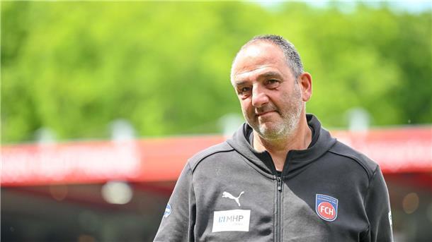 Heidenheims Schmidt: „Alles, was ich sage, ist egal“ Für Heidenheims Trainer Frank Schmidt geht es in der Relegation gegen Elversberg um viel.