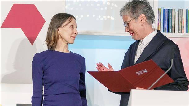 Deutscher Buchpreis für Leipziger Autorin Hefter Für „Hey guten Morgen, wie geht es dir?“ ist die Leipziger Autorin Martina Hefter mit dem Deutschen Buchpreis ausgezeichnet worden.