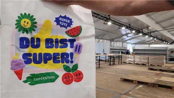 Insider-Tipps für das Deichbrand-Festival 2024: So holt ihr das Maximum raus! Der eigene Festivalsupermarkt auf dem Deichbrand-Festival.