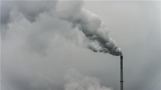 Für Industrieanlagen könnten EU-weit bald neue Schadstoffregeln gelten.