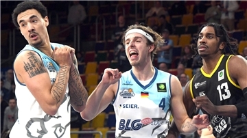 Für Khalid Thomas (links) und Lennard Larysz (Mitte) lief es zuletzt ordentlich in der ProA. Gegen die WWU Baskets Münster wollen die Eisbären den dritten Sieg in Folge landen.