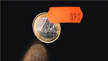Für Menschen, die wenig Geld verdienen, fordert die Gewerkschaft Nahrung-Genuss-Gaststätten einen Lohnschub, damit aus 90 Cent 1 Euro werden.