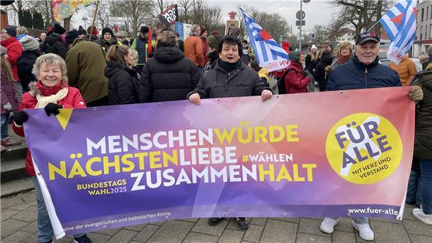 Starkes Zeichen gegen rechts bei Demo in Nordenham Demo in Nordenham