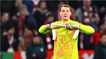 Für Philipp Lahm spielt Manuel Neuer noch immer auf einem super Niveau. 