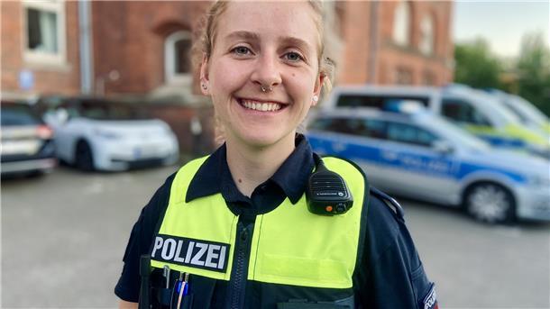 Für Polizeikommissarin Lena Griesbach ist es wichtig, dass Cold Cases weiter bearbeitet werden. Ihre Bachelorarbeit, die sie über das Thema geschrieben hat, weckte großes Interesse in Expertenkreisen.