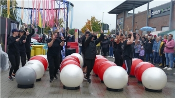 Für Stimmung sorgten bei der Eröffnung der Ausstellung „ToleranzRäume“ in Loxstedt auch die Gruppe DrumsAlive vom TV Loxstedt.