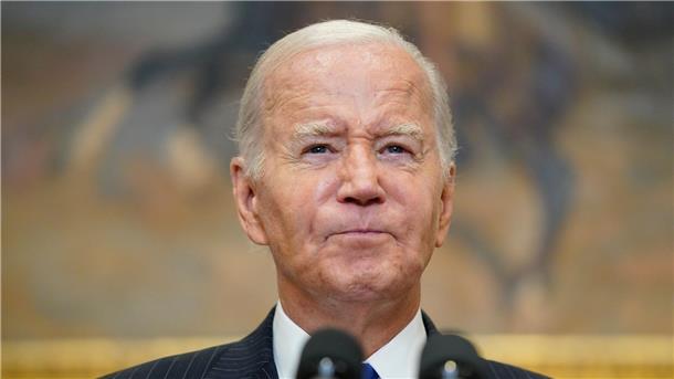 Für US-Präsident Joe Biden ist der Fall politisch äußerst heikel, denn mit einem ähnlichen Fall sorgte sein republikanischer Vorgänger Donald Trump für einen Skandal.