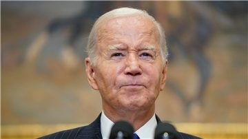 Für US-Präsident Joe Biden ist der Fall politisch äußerst heikel, denn mit einem ähnlichen Fall sorgte sein republikanischer Vorgänger Donald Trump für einen Skandal.