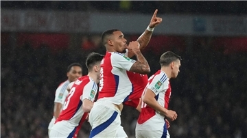 Gabriel Jesus führte den FC Arsenal mit einem Hattrick ins Halbfinale des Ligapokals.