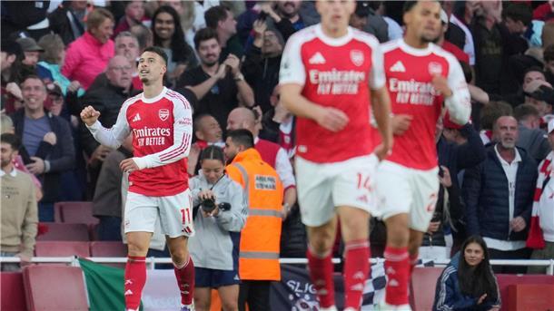 Arsenal erkämpft 1:1 gegen Man City in der Nachspielzeit Gabriel Martinelli erzielte in der dritten Minute der Nachspielzeit den Ausgleich für Arsenal.