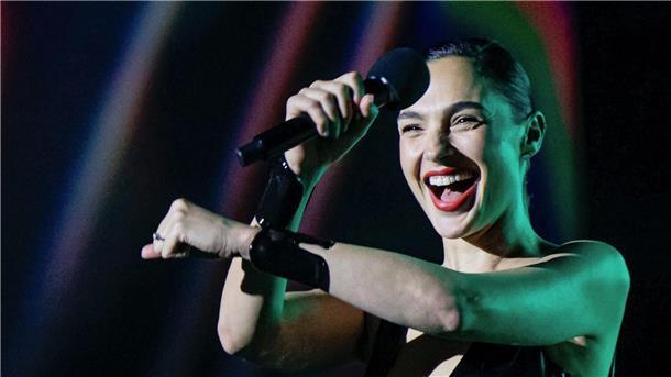 Gal Gadot profitiert bei Filmarbeiten von Armeezeit Gal Gadot war zwei Jahre lang in der israelischen Armee.
