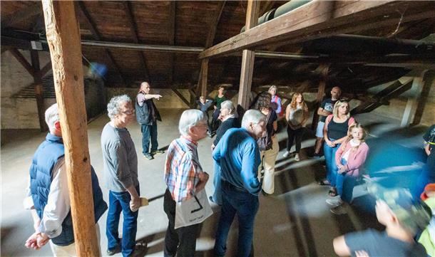 Ganz schön dunkel hier oben: Beim Schulfest zum 100jährigen Jubiläum des nieders...