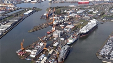 Ganz schön voll an der Lloyd Werft.