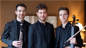 Gastieren auf Einladung des KuH heute Abend im Bremervörder Ratssaal: Adam Ambarzumjan, Jonas Haffner, Constantin Heise vom Trio Risonante.