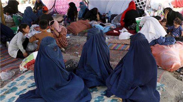 Menschen auf der Flucht Geflüchtete Menschen in Afghanistan suchen Zuflucht.
