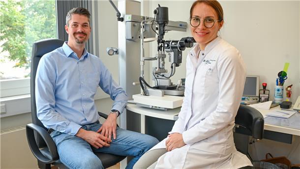 Gegen den Ärztemangel: Praxismanager Sebastian Fiedel und Augenärztin Elodia Lorena Ayala Flores haben gute Nachrichten für Augenpatienten. Die Praxen bilden selbst Nachwuchskräfte aus und weiter. 