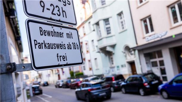 Gericht kippt Freiburger Regeln zum Anwohnerparken Gegen die Höhe der Gebühren von 360 Euro hatten die Bundesverwaltungsrichter keine Bedenken.