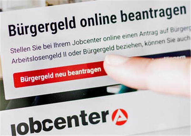 Gegen die steigenden Sozialausgaben könne „keine Wirtschaft anverdienen“ meint Landrat Marco Prietz. Annähernd zwei Drittel der Kreisausgaben fallen 2024 im Bereich Soziales an.