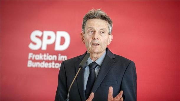 Mützenich erneut zum SPD-Fraktionschef gewählt Geht mit Rückendeckung in die nächste Amtszeit: SPD-Fraktionschef Rolf Mützenich.