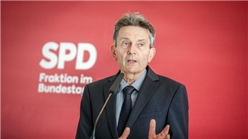 Geht mit Rückendeckung in die nächste Amtszeit: SPD-Fraktionschef Rolf Mützenich.