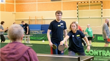 Gemeinsam am Tisch: Sebastian Conrad und Nicole Reinicke spielten als Team zusammen ein Match. 

