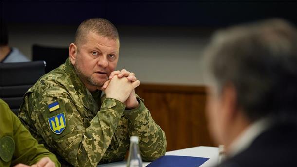 General Walerij Saluschnyj nimmt in Kiew an einem Treffen mit US-Außenminister Antony Blinken teil.