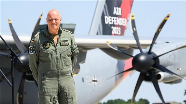 Luftwaffenübung „Air Defender“ gestartet Generalleutnant Ingo Gerhartz, Inspekteur der Luftwaffe, auf dem Fliegerhorst Wunstorf.