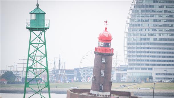 Gerade ist anders: Die abgesackte Nordmole in Bremerhaven.