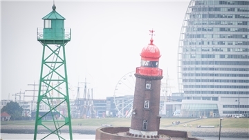 Gerade ist anders: Die abgesackte Nordmole in Bremerhaven.