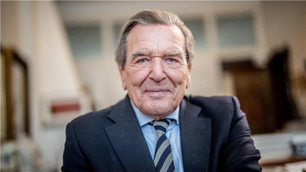 Schröder vor 80. Geburtstag: Bereue keine Entscheidung Gerhard Schröder fühlt sich weiterhin heimisch in der SPD, der er seit 61 Jahren angehört.