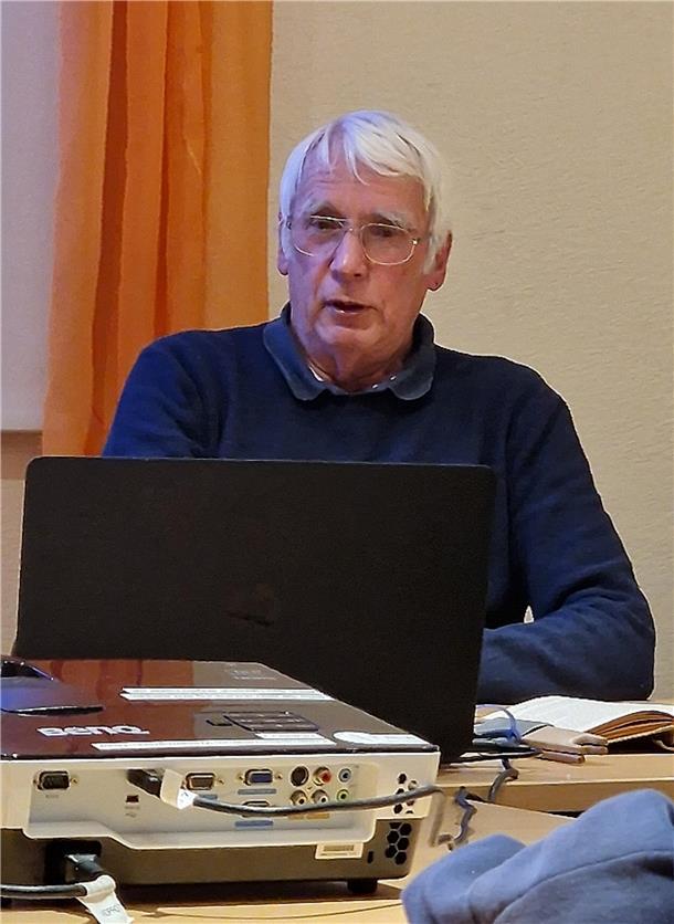 Gert Rosenbohm referierte beim Sportfischerverein Brake. 
