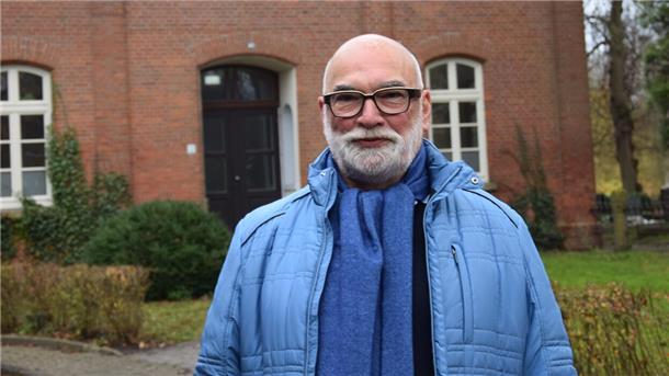 Gert von Heugel ist als Hausarzt in Stollhamm tätig.