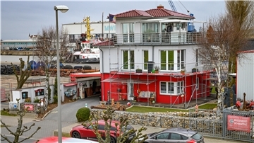 Gerüstbauer Bassenberg hat aus einem gewöhnlichen Einfamilienhaus den Hingucker am Lohmanndeich kreiert.