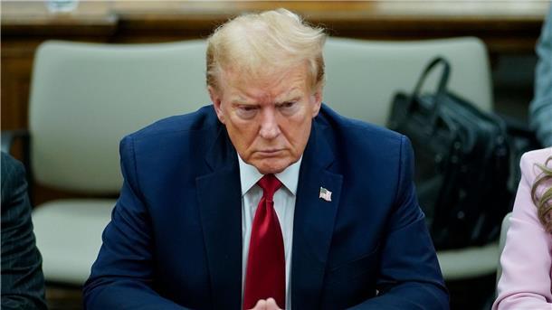Trump will in New Yorker Betrugsprozess nicht aussagen Geschäftlich könnte eine Verurteilung Donald Trump großen Schaden zufügen.